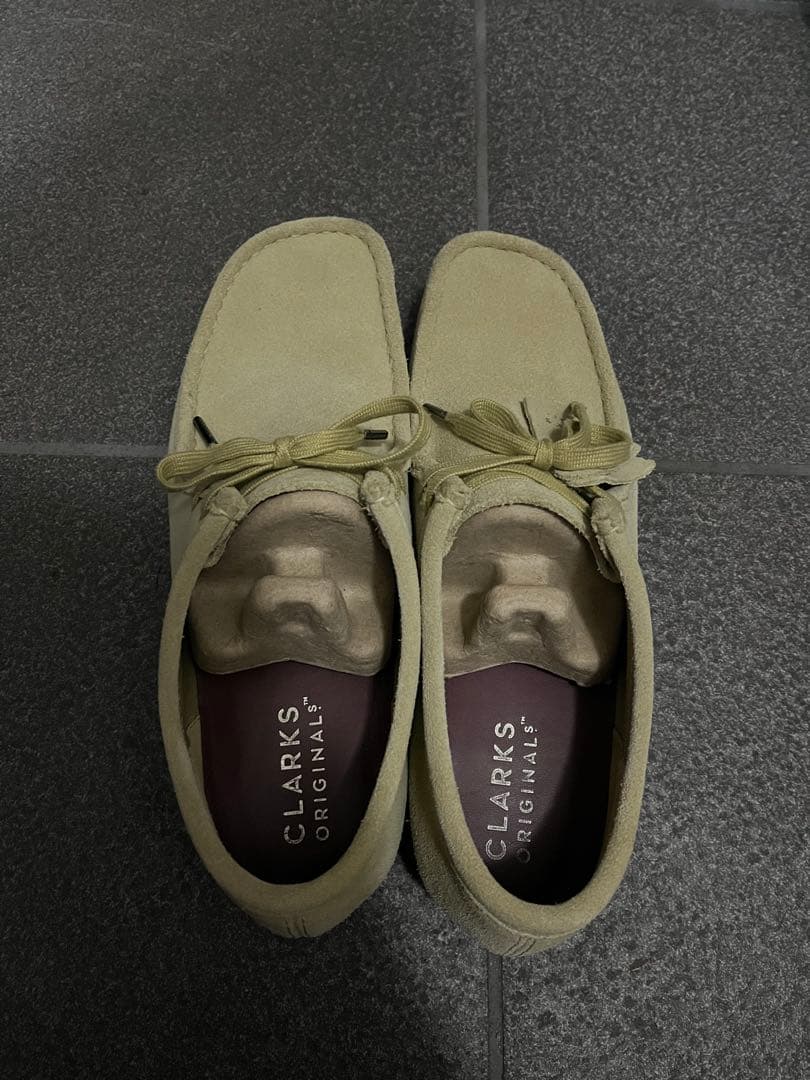 CLARKS ベージュ スエード ローファー
