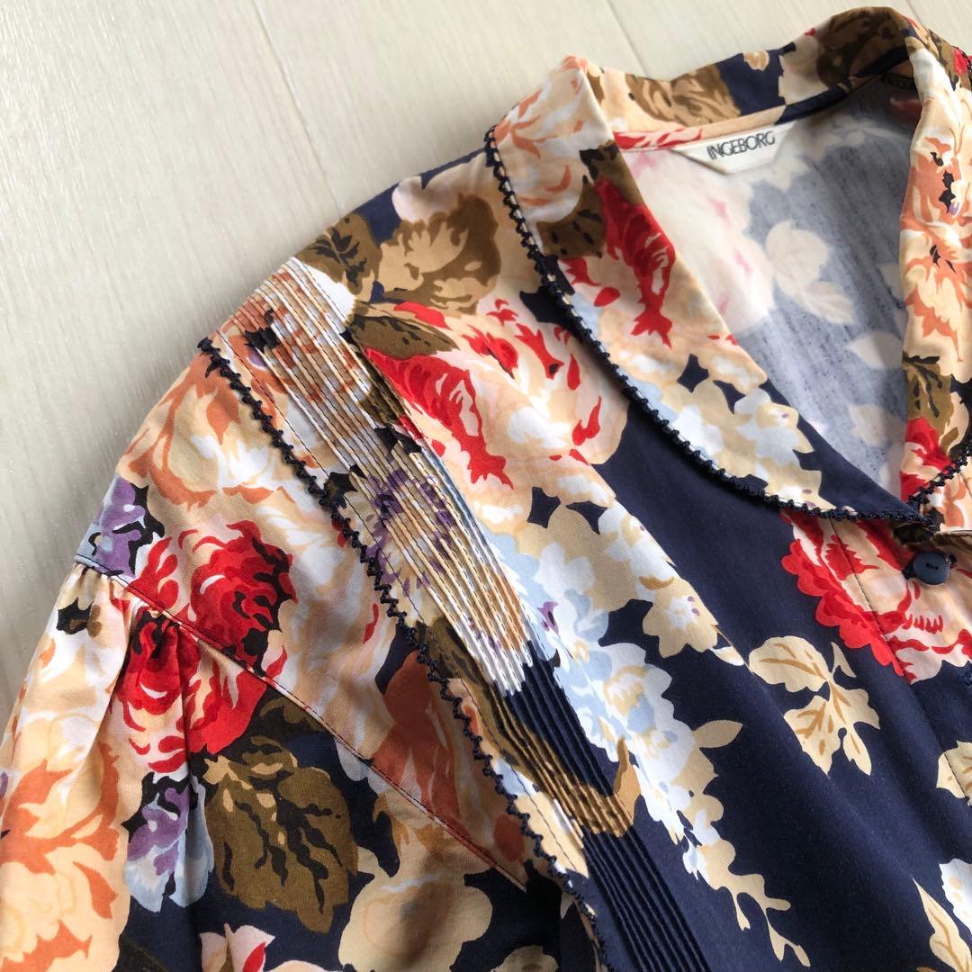 インゲボルグ 花柄 ピンタック 紺色 7分袖 ワンピース