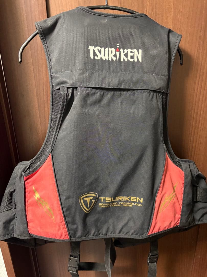 TSURIKEN フィッシングライフジャケット L 黒/赤