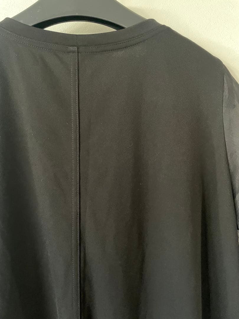 トクコプルミエブォルシフォン風半袖花柄チュニック/白黒