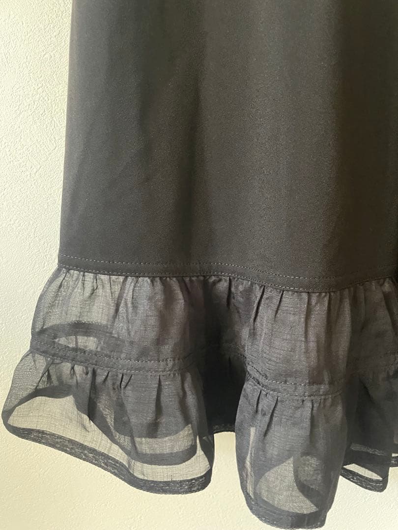 トクコプルミエブォルシフォン風半袖花柄チュニック/白黒