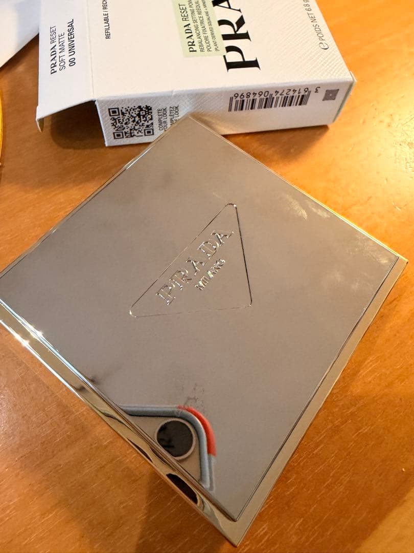 【新品】PRADA リセット セッティング パウダー 届きたて　＋アルファ