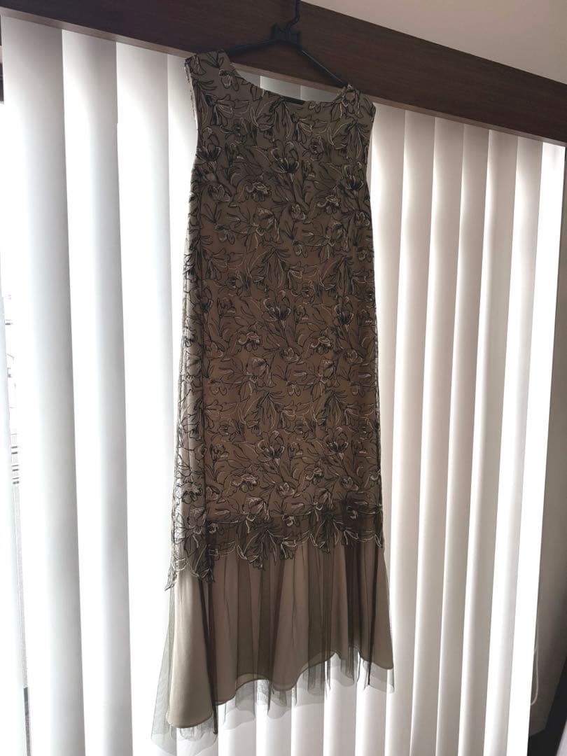 LE'RURE リルアー　スリーブレススカラップドレス　カーキ