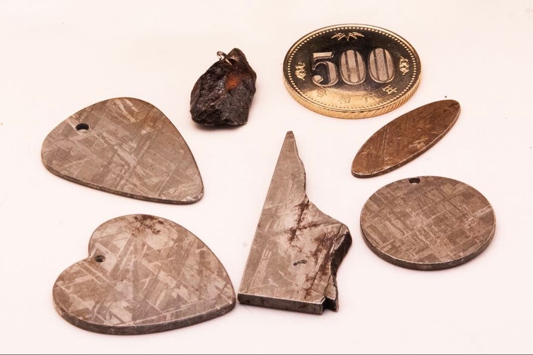 本物ギベオン　ハート型ペンダントトップ11g 宇宙村