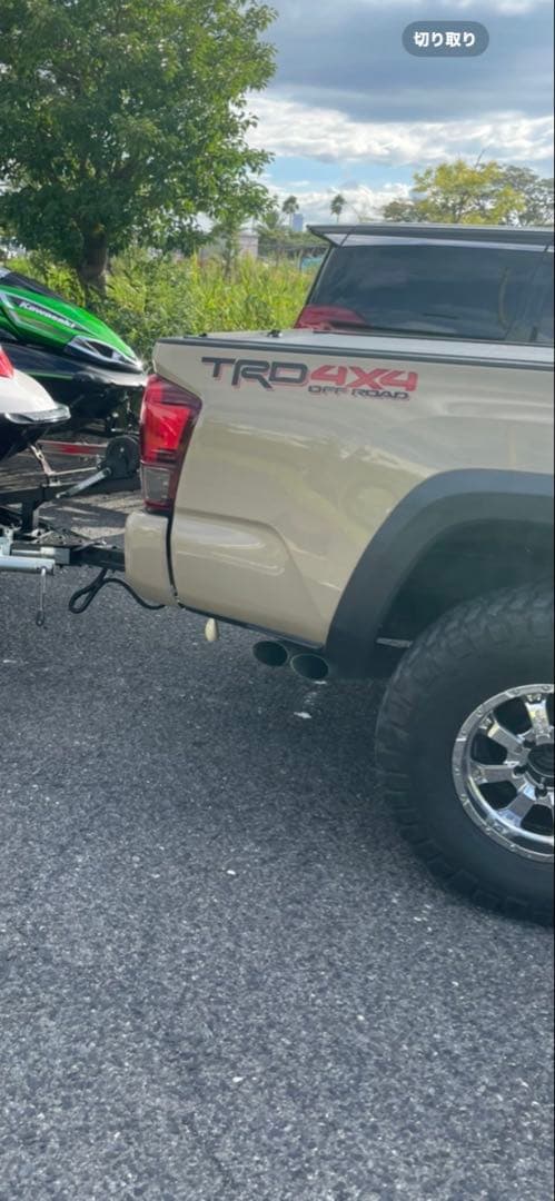 2016年タコマ　ワンオフマフラー