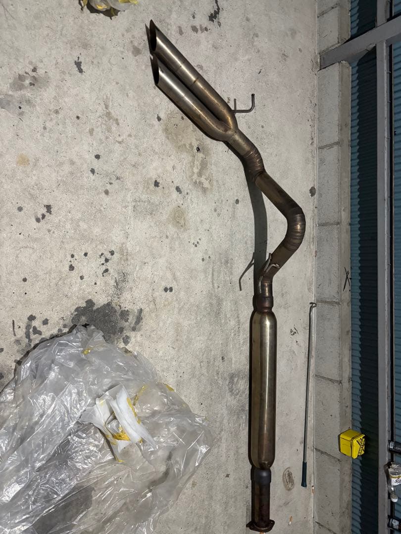 2016年タコマ　ワンオフマフラー