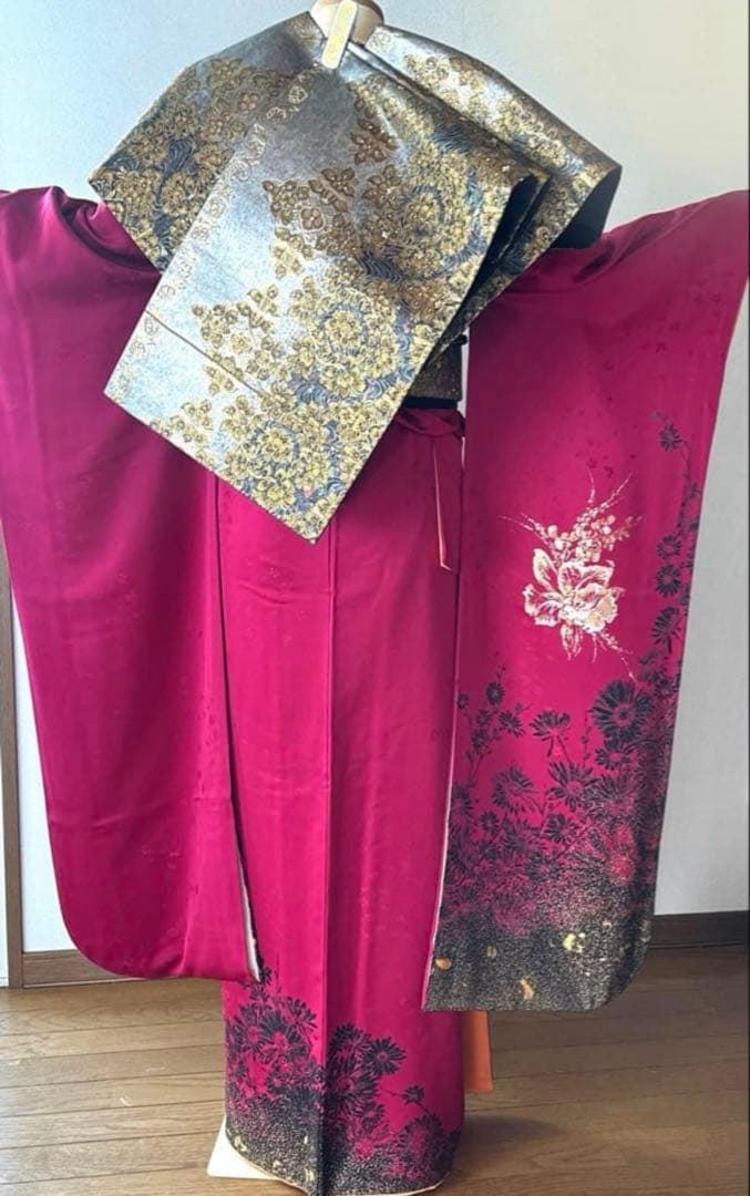 赤い振袖 花柄 金色帯