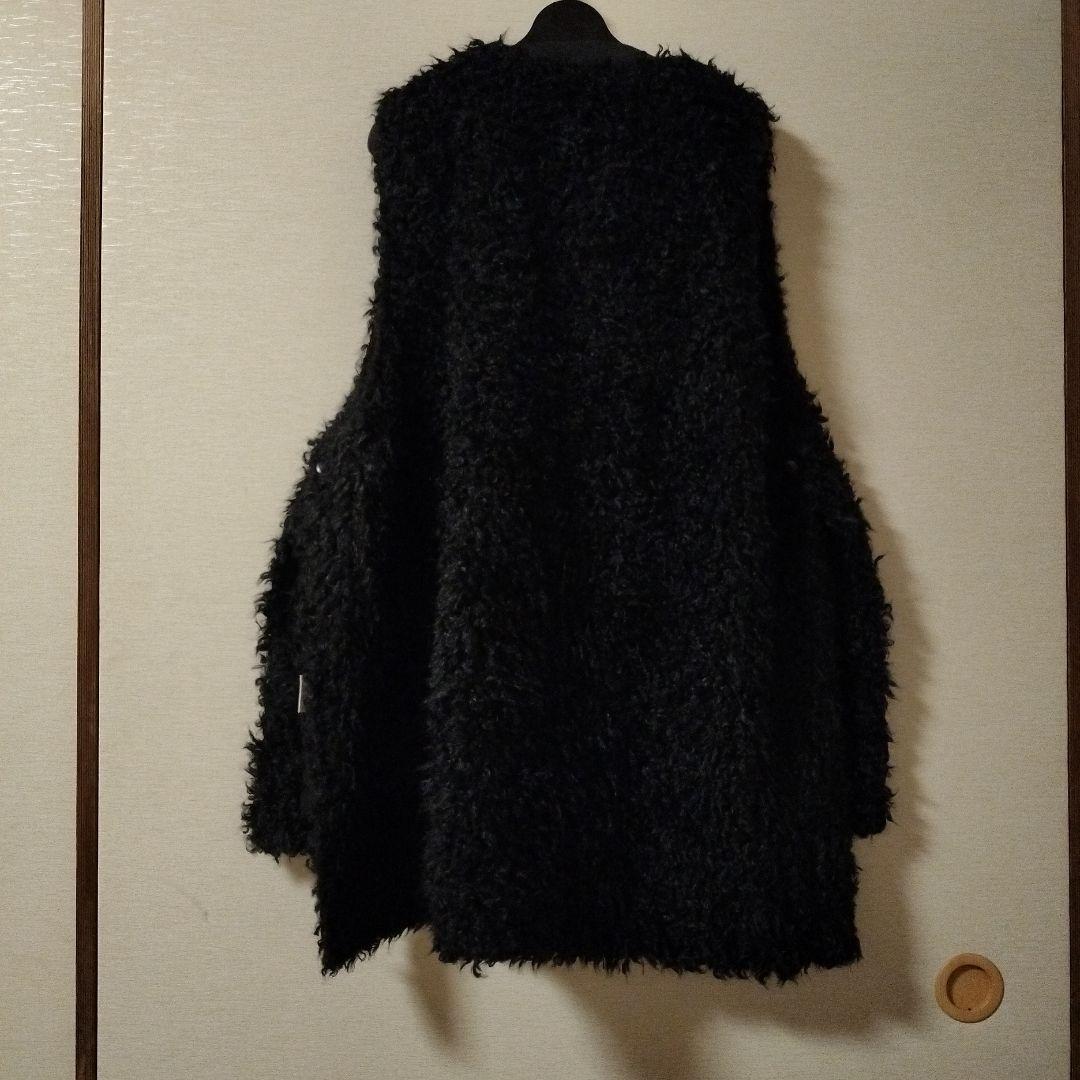 美品【CYAN tokyo】 バックオーバー　カーリーファーベスト　ブラック