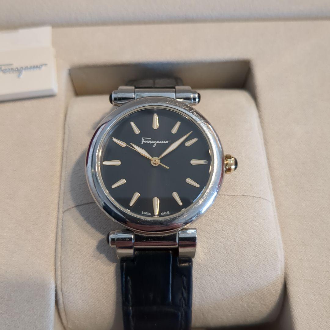 【Salvatore Ferragamo】 アナログ時計 ブラック