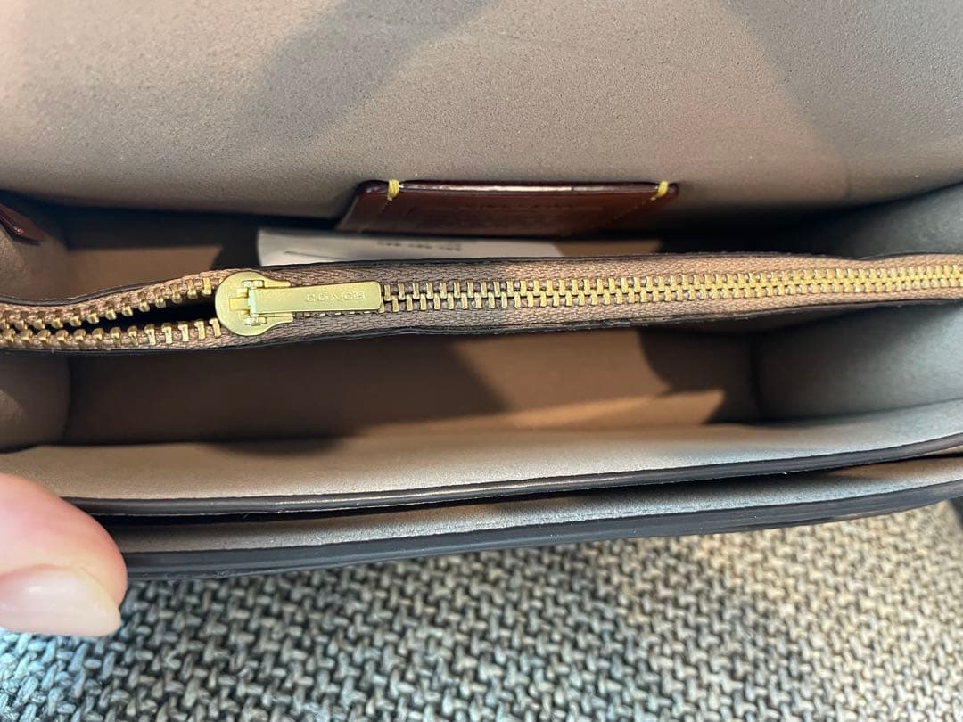 タビー チェーン クロスボディ バッグ 19・シグネチャー キャンバス