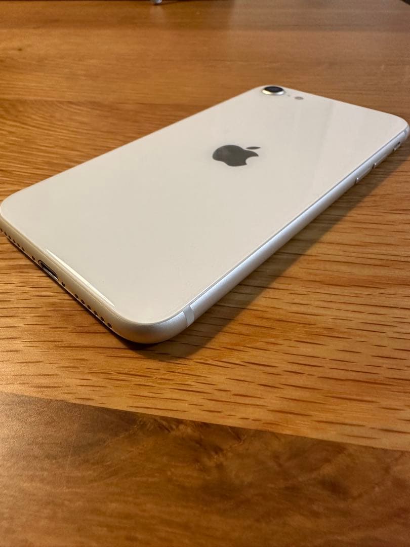 Apple iPhone SE (第3世代) スターライト