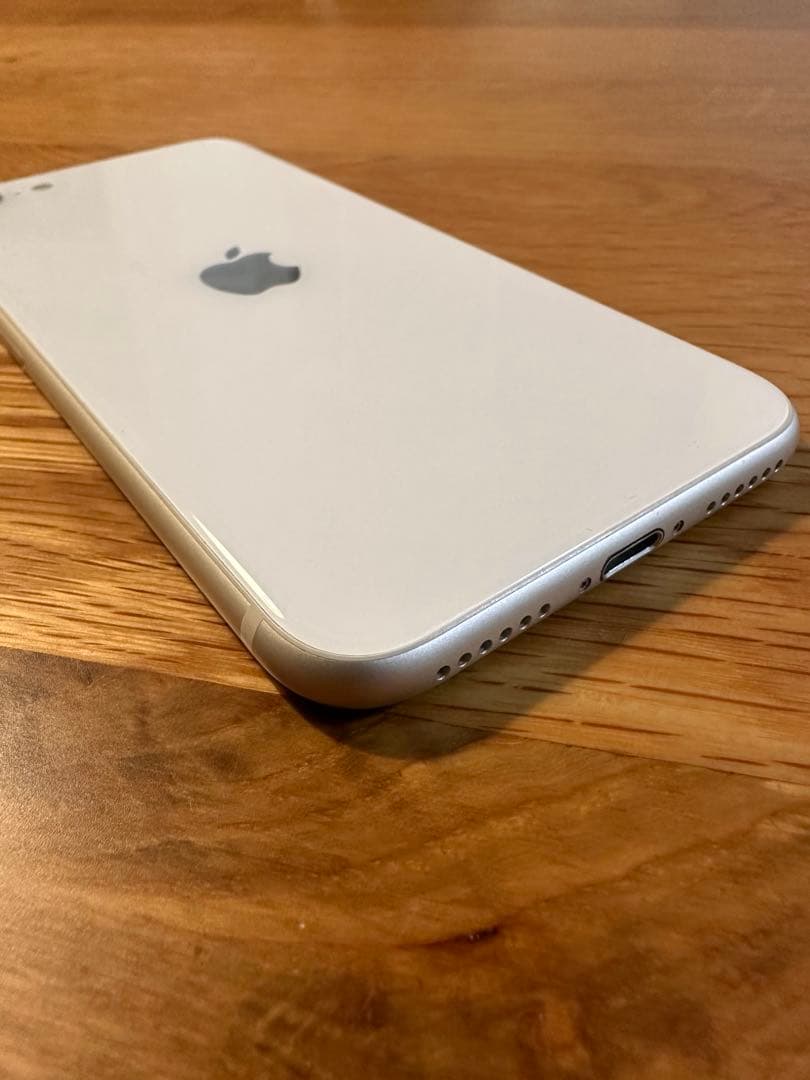 Apple iPhone SE (第3世代) スターライト