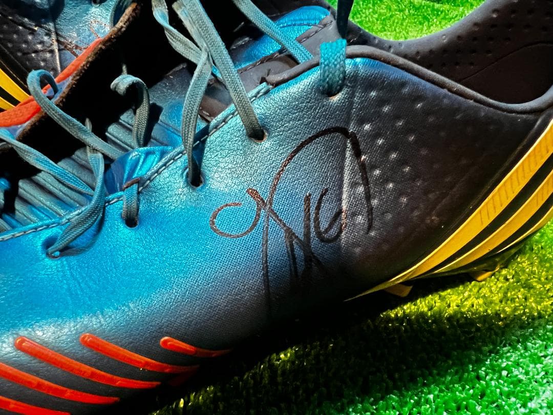 FC東京 丸山祐市選手 実使用スパイク サイン入 / アディダス プレデター