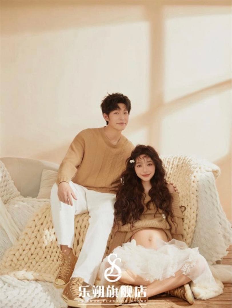 マタニティ 衣装　ニット2着、スカート、パンツの4点セット