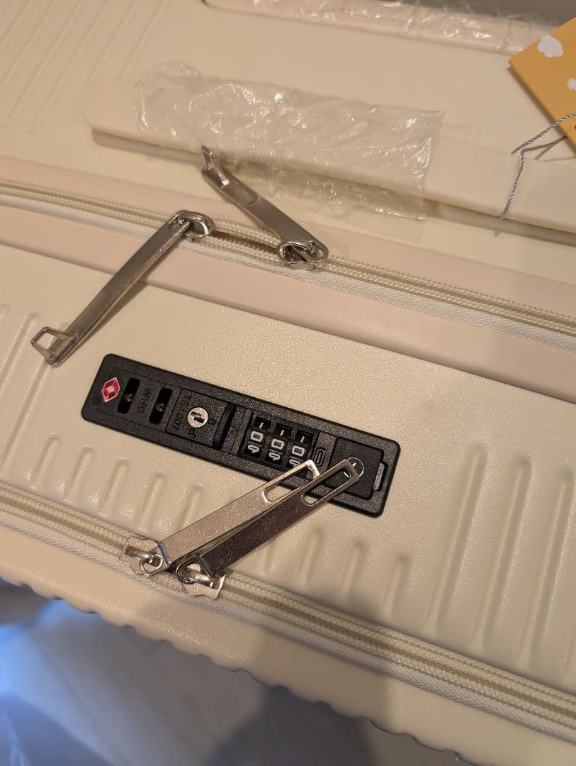 USBポート❕スーツケース キャリーケース フロントオープン 拡張 白