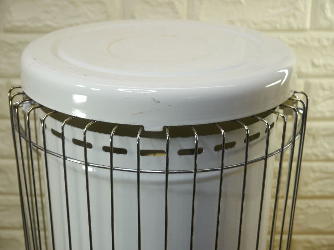 送料無料◆2013年。コロナ　石油ストーブ ホワイト 安全ガード付き