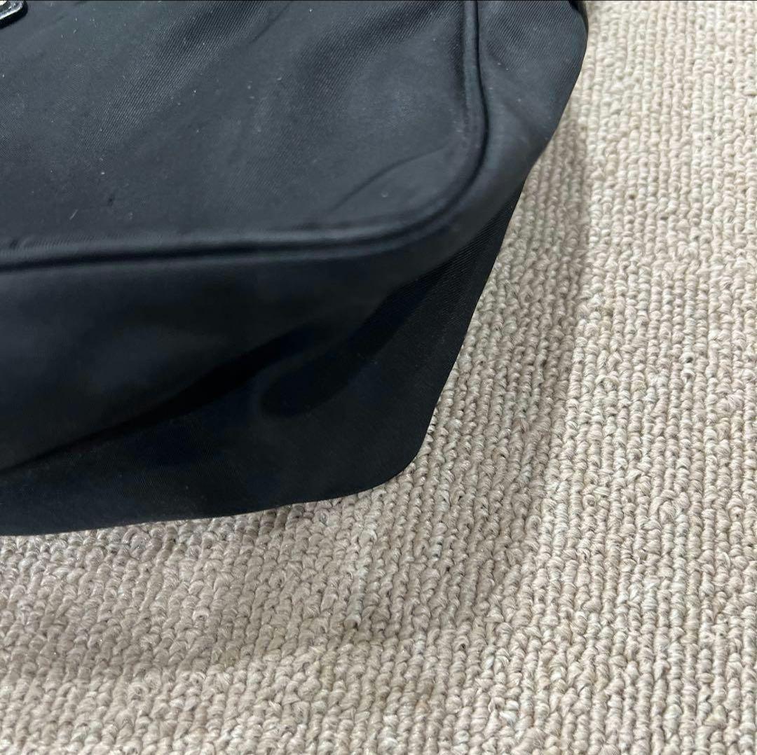 PRADAショルダーバック