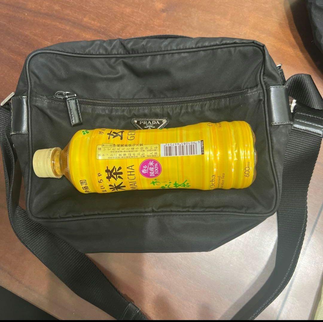 PRADAショルダーバック