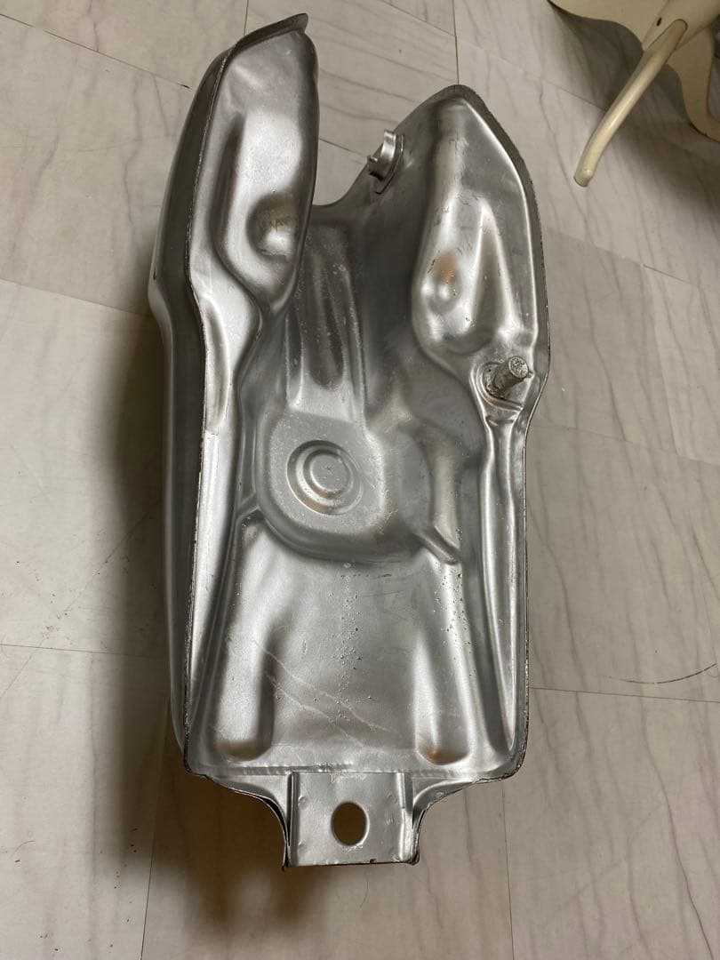 HONDA シルバータンク 翼のロゴ付き GB250