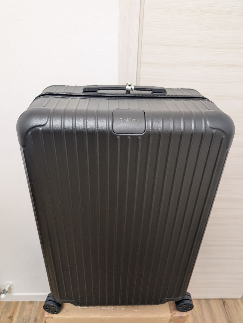 RIMOWA ESSENTIAL Check in L 　MATT BLACK