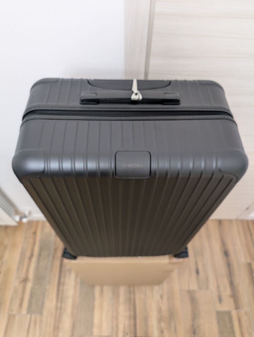 RIMOWA ESSENTIAL Check in L 　MATT BLACK
