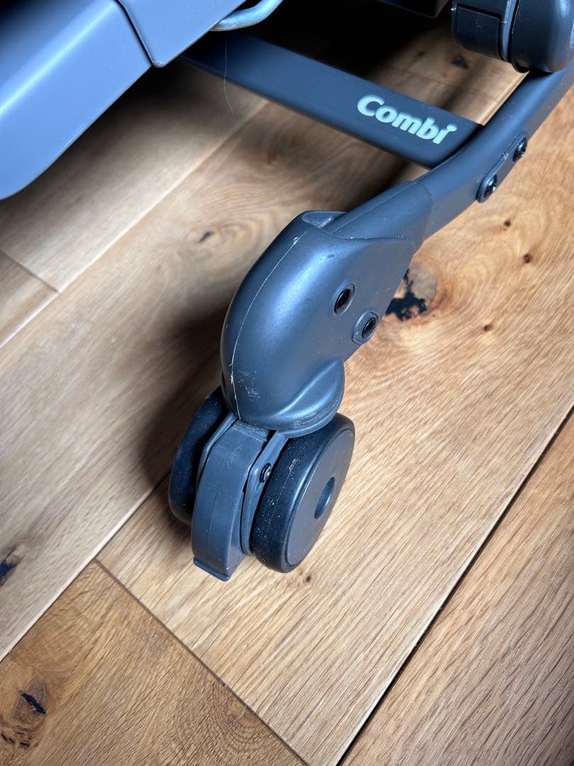 【付属品未使用】CombiネムリラAUTO SWING BEDi Long