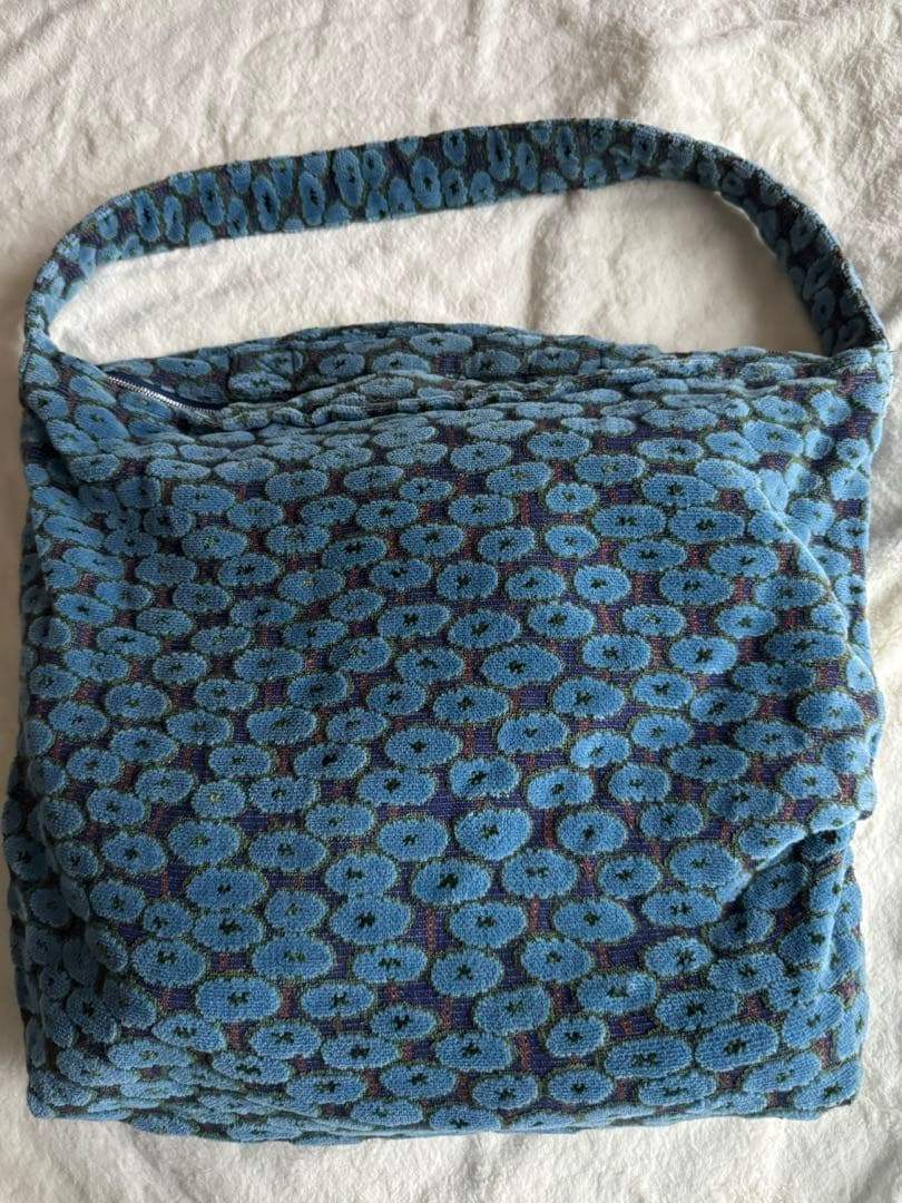 ミナペルホネン centfiori ボディバッグ　大　匿名配送