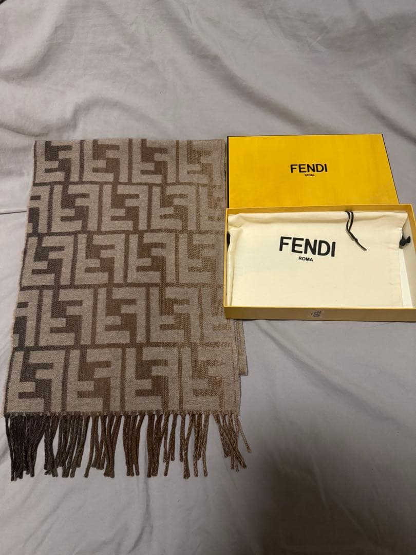 値下げしました！早い者勝ち！！FENDI マフラー