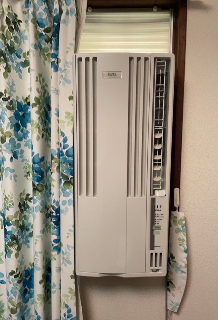 【極美品2023年製】ウィンドウルームエアコンCW-FA1623R