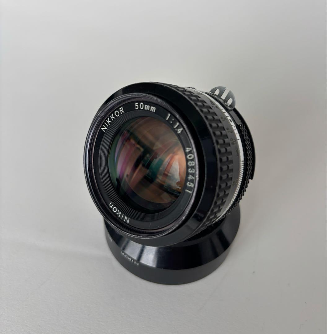 Nikon Nikkor 50mm f1.4 純正メタルレンズフード付
