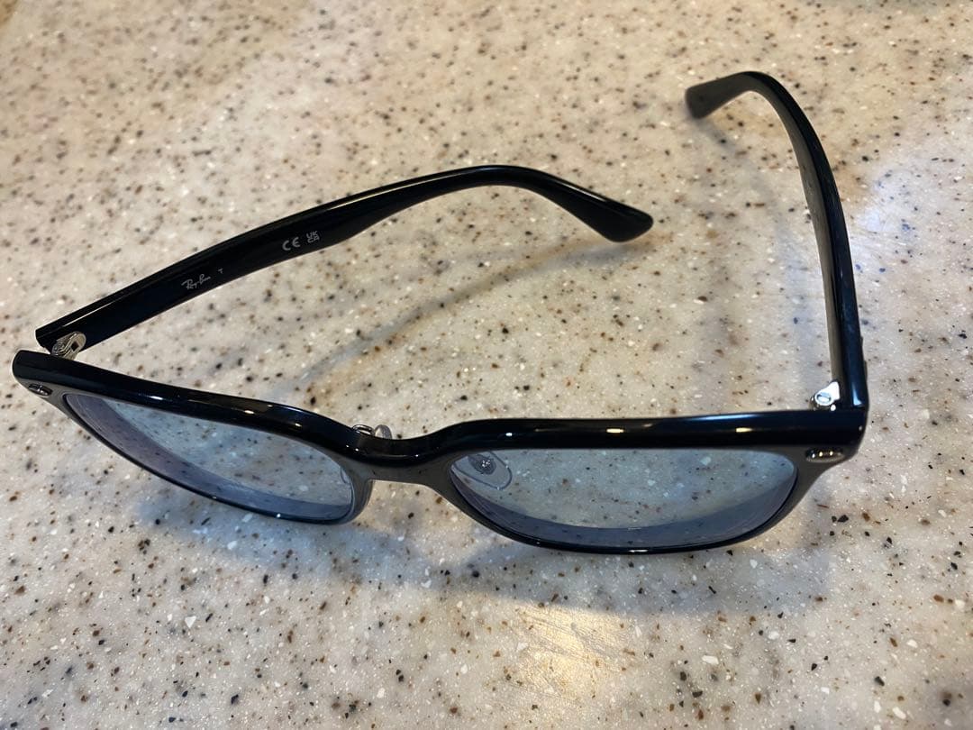 レイバン　サングラスRB2206D　901/72ブラック国内正規品