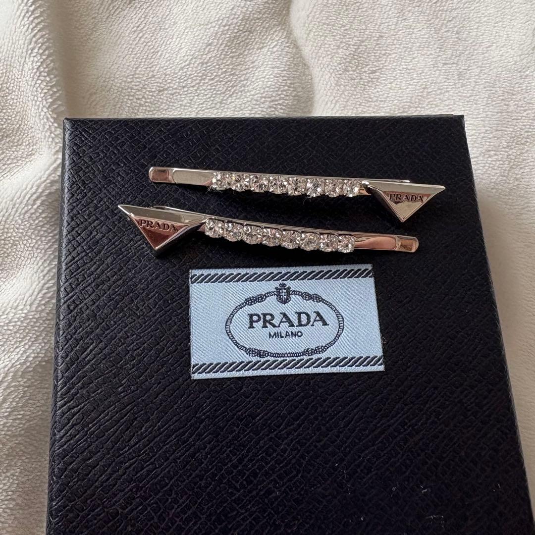 PRADA プラダ クリスタル 装飾付 ヘアピン ヘアクリップ トライアングル