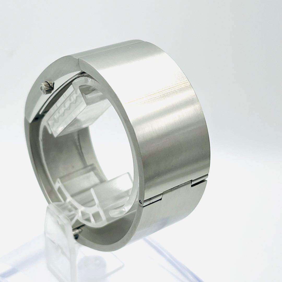 【極美品】GUCCI 2400L シルバーバングルウォッチ ブラック文字盤