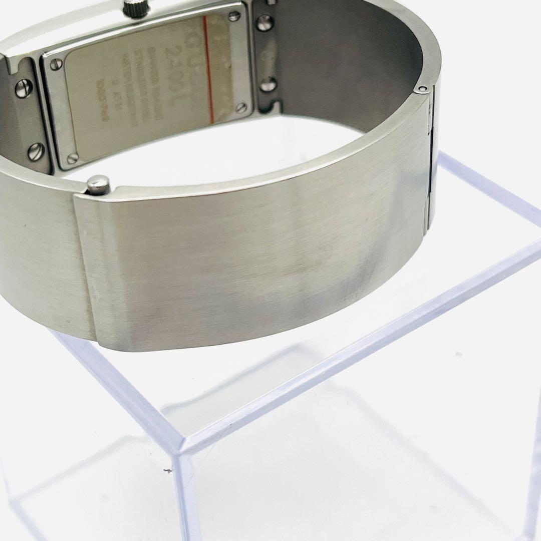 【極美品】GUCCI 2400L シルバーバングルウォッチ ブラック文字盤