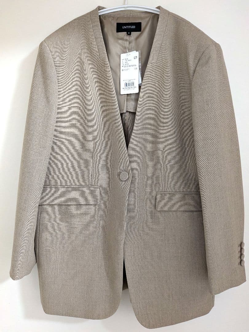 UNTITLED ノーカラージャケット ベージュ