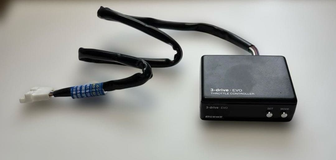Pivot スロットルコントローラー　3-drive •EVO