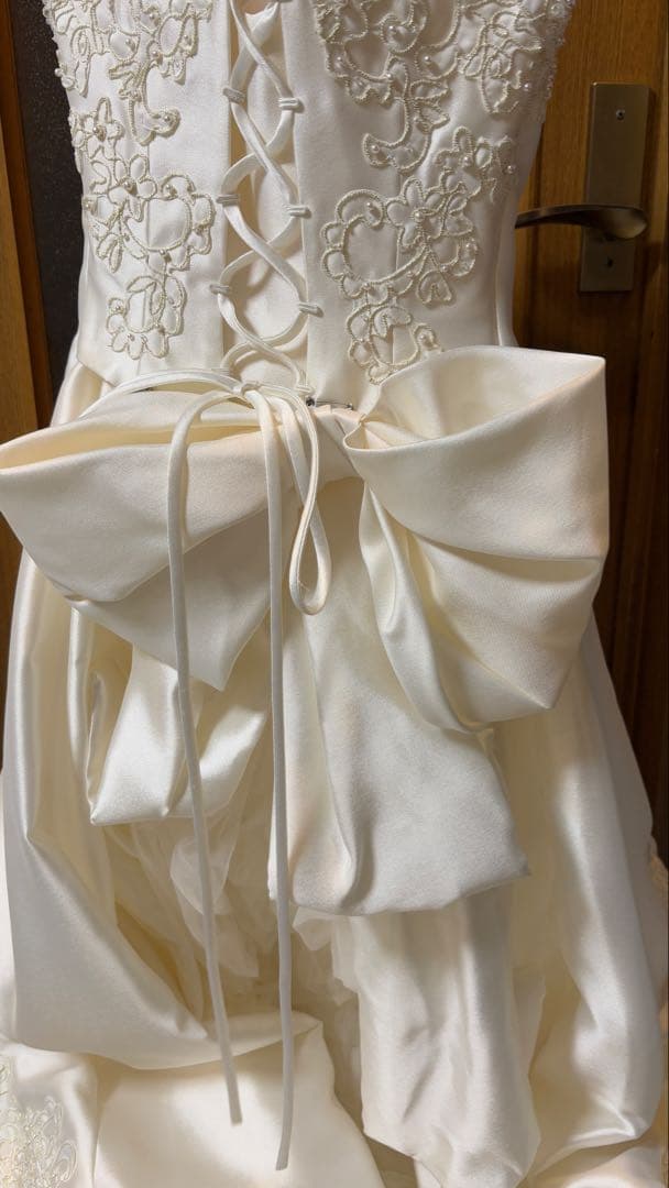 天　ホワイトウェディングドレス オフショルダー　MIL5058