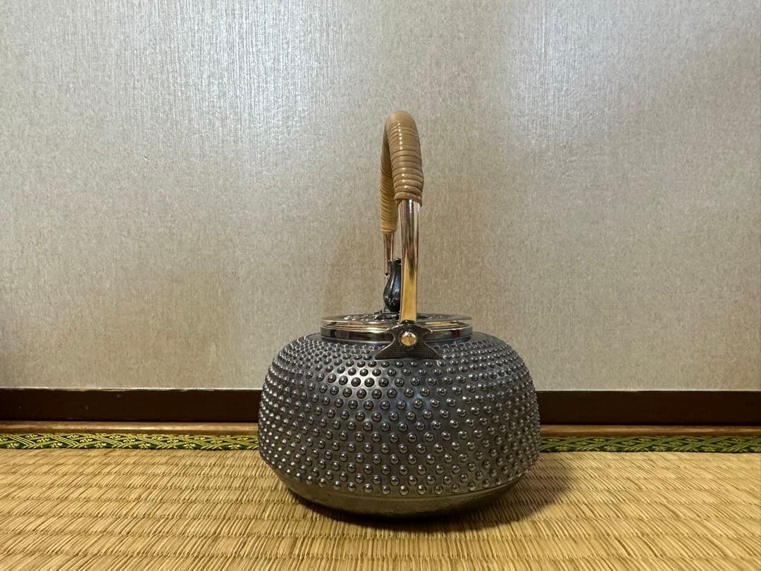 純銀製 玉霰打出 花蕾摘 あられ 湯沸 銀瓶 工芸品 美術品 煎茶道具