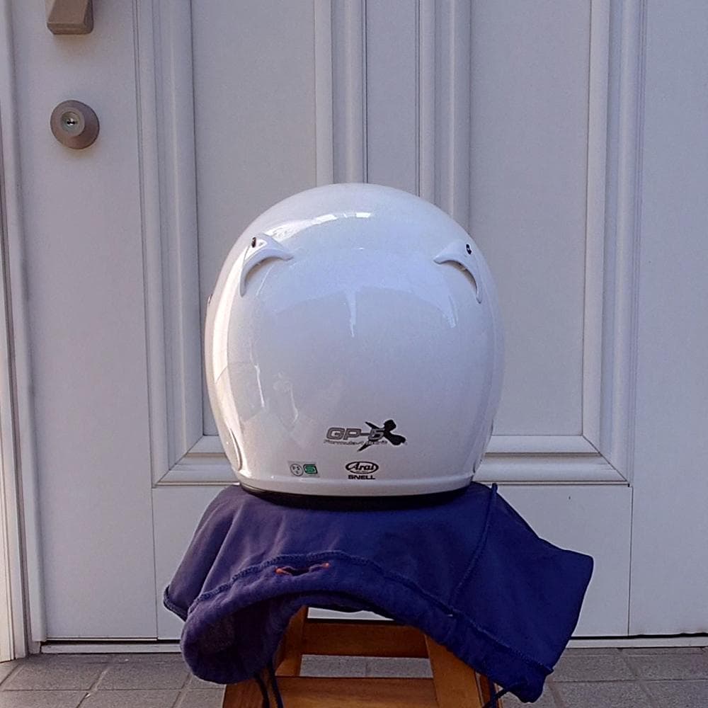 31日まで特別価格値下げ　希少!!ほぼ未使用 Arai GP-5x 白 Mサイズ