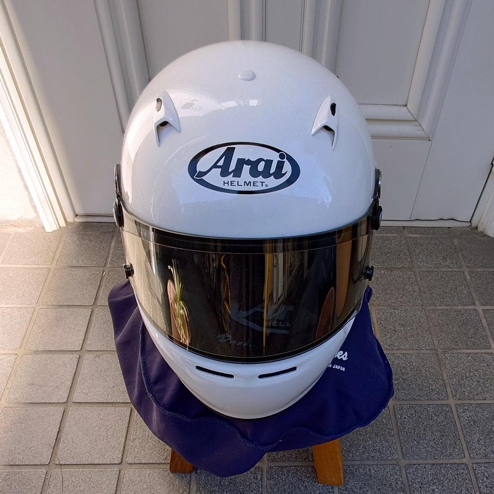 31日まで特別価格値下げ　希少!!ほぼ未使用 Arai GP-5x 白 Mサイズ