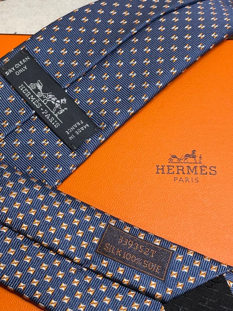 【新品未使用】HERMES ネイビー H総柄ネクタイ シルク100% 成人式向け