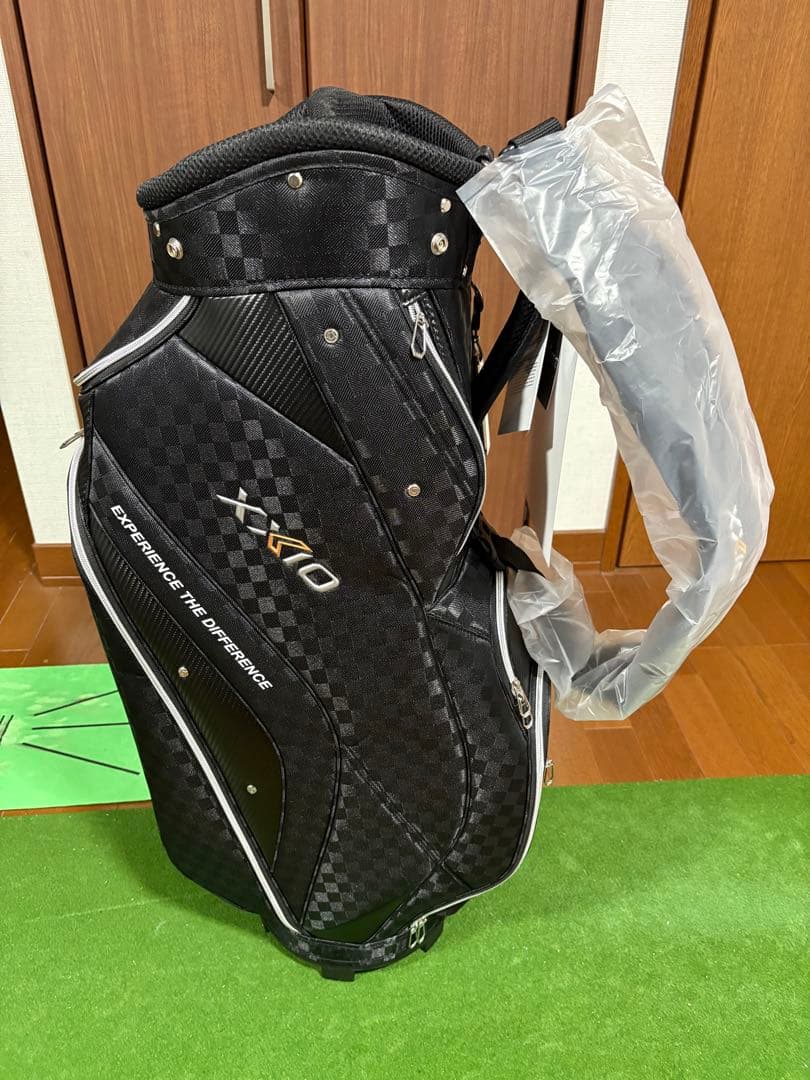 XXIO ゼクシオ　超軽量キャディバッグ ブラック