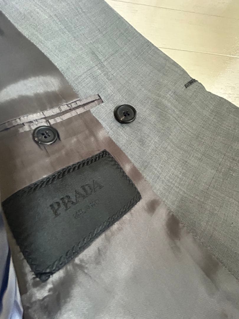 【良品】人気の商品！PRADA【スーツ セットアップ】ダブル 背抜き グレー
