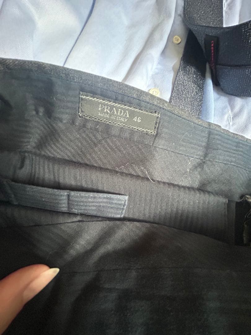 【良品】人気の商品！PRADA【スーツ セットアップ】ダブル 背抜き グレー