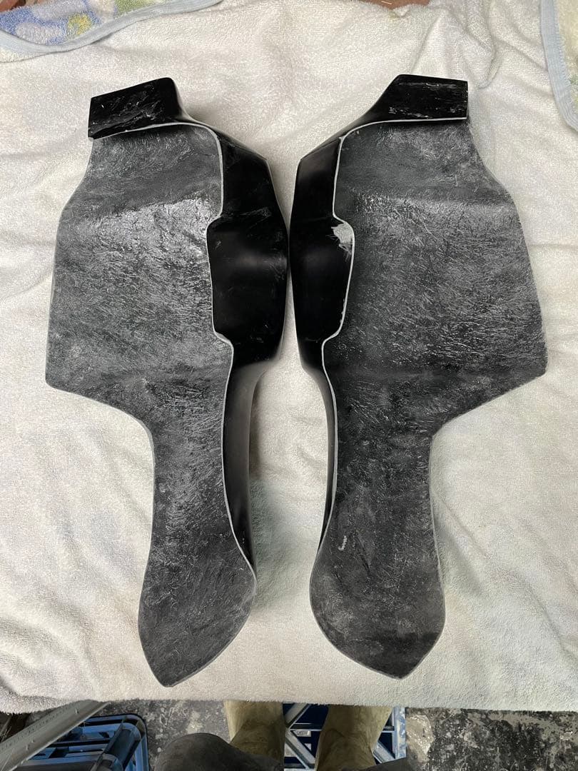 ハーレーダビッドソン ローライダーst用レッグガード