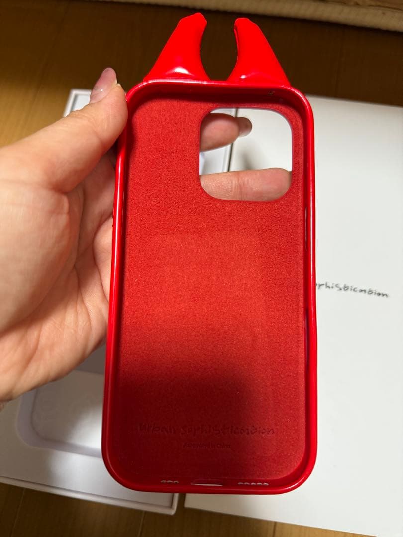 urban sophisticated レッド iPhone16pro デビル