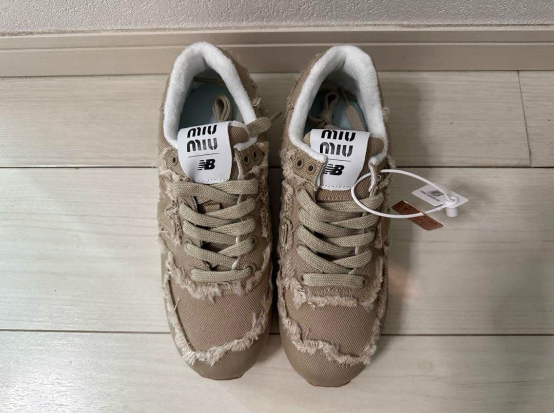 試着のみ　Miumiu×New Balance 574 スニーカー ベージュ