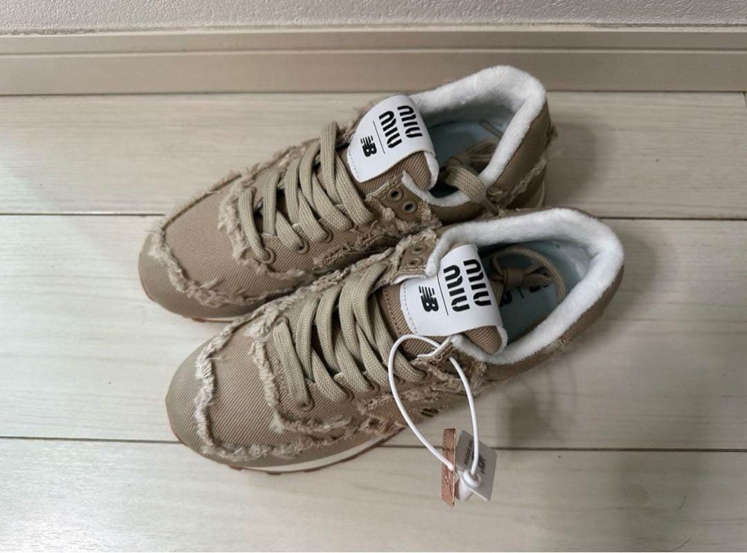 試着のみ　Miumiu×New Balance 574 スニーカー ベージュ
