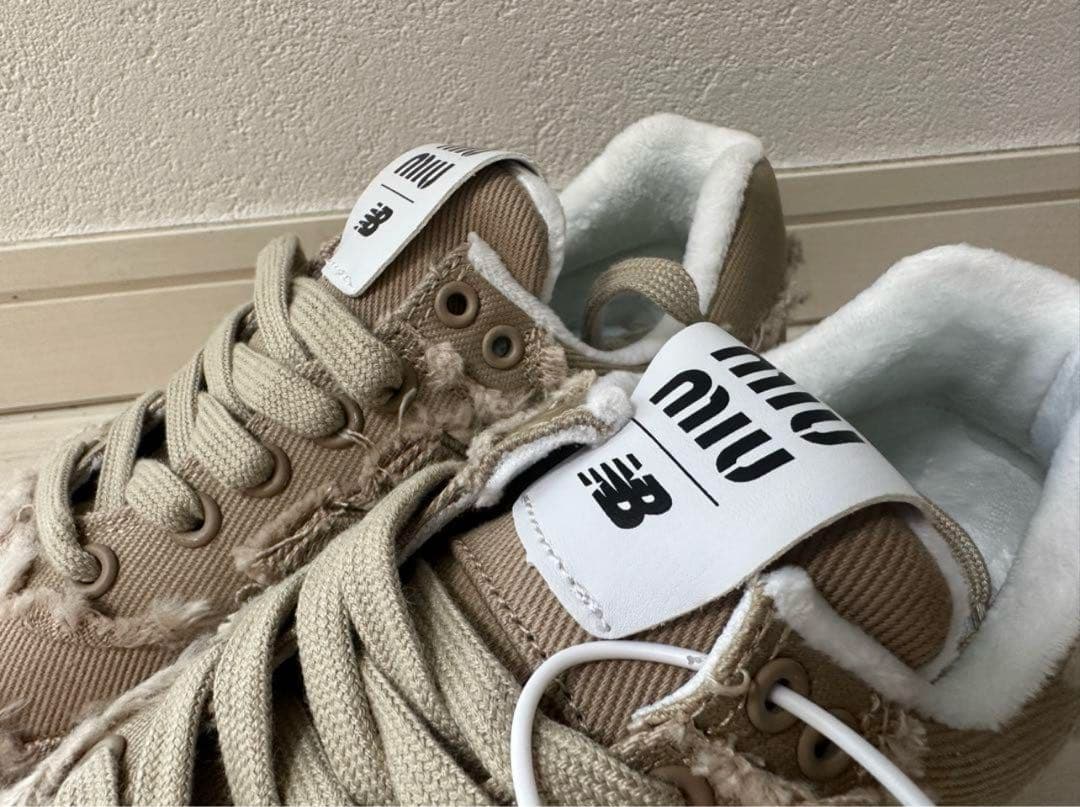 試着のみ　Miumiu×New Balance 574 スニーカー ベージュ
