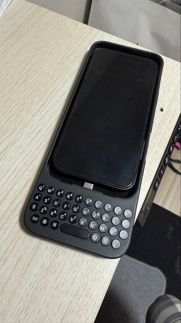 Clicks Keyboard iPhone16ProMax用ケース ブラック
